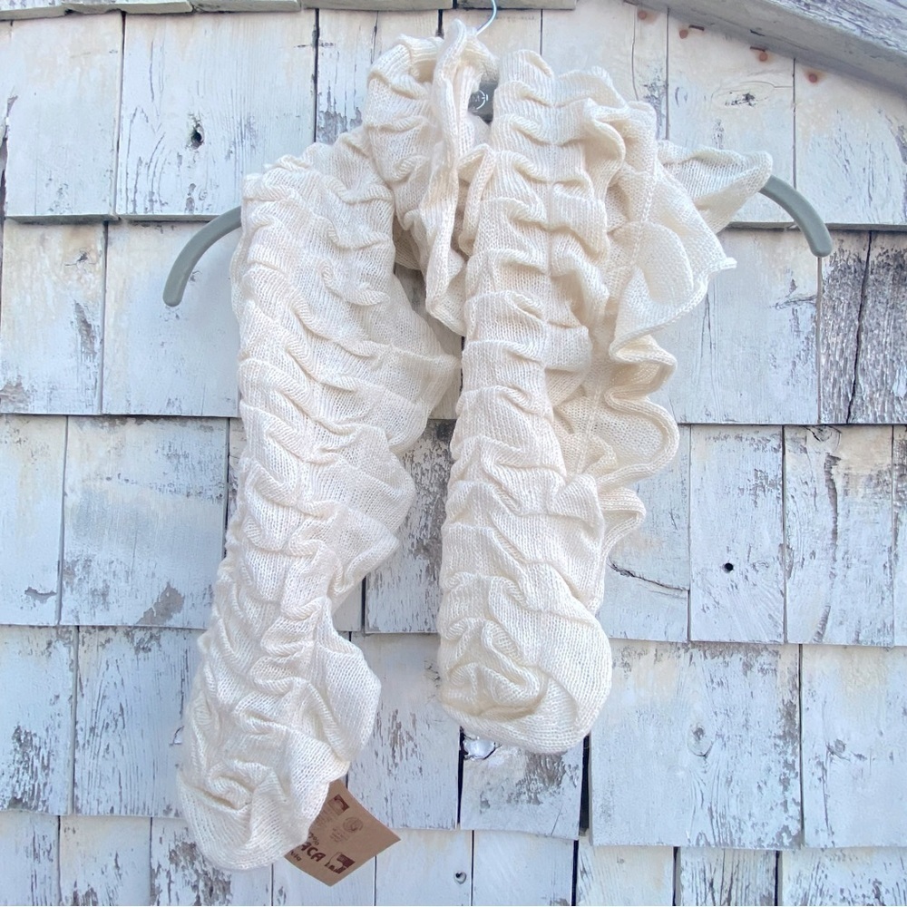 Knit 100% Alpaca Ruffle Scarf - Picture 3 of 5